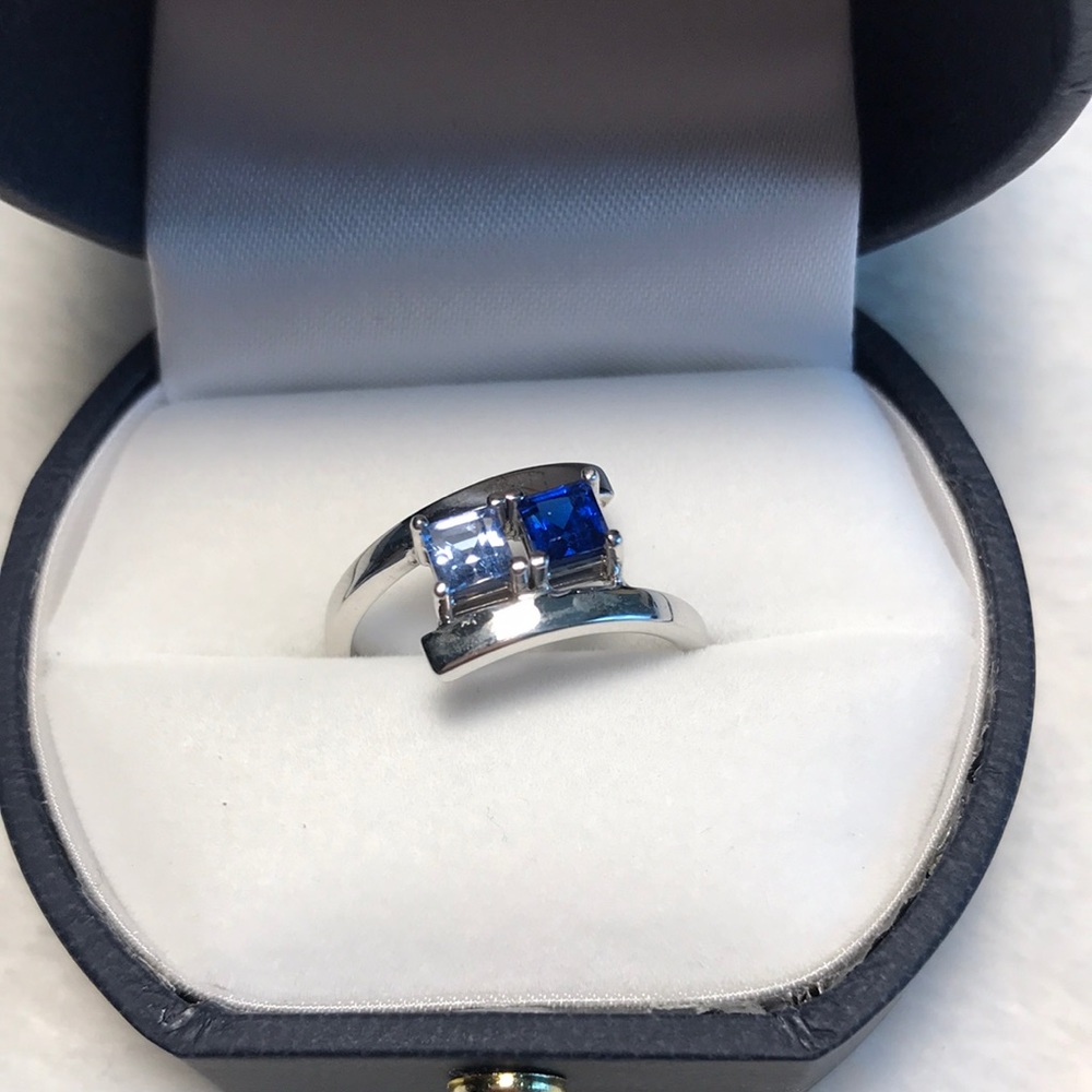 New white gold sapphire and aquamarine ring